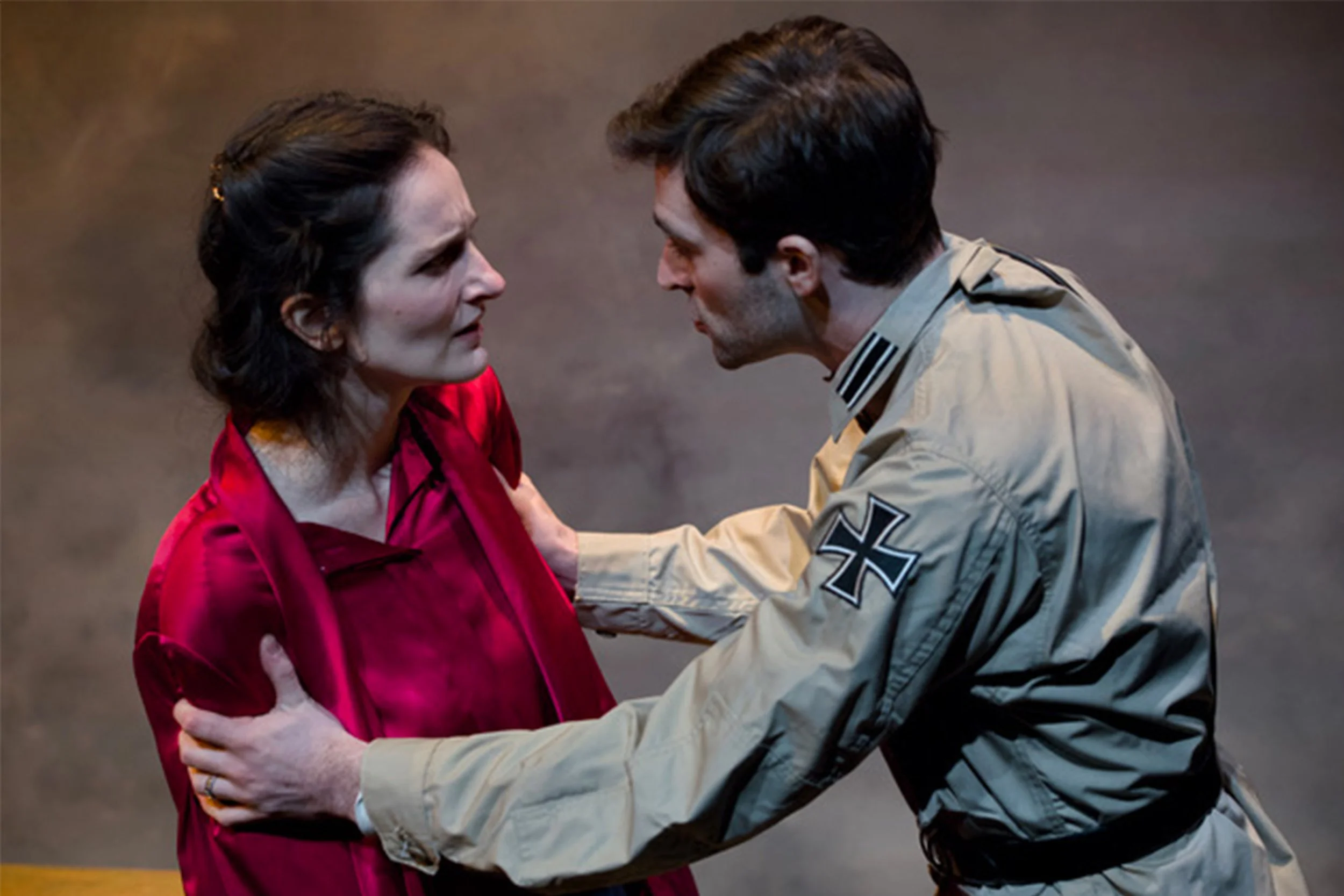 mrs stern barrenechea_0008_Ms Stern_Shoulder Grabjpg.jpg