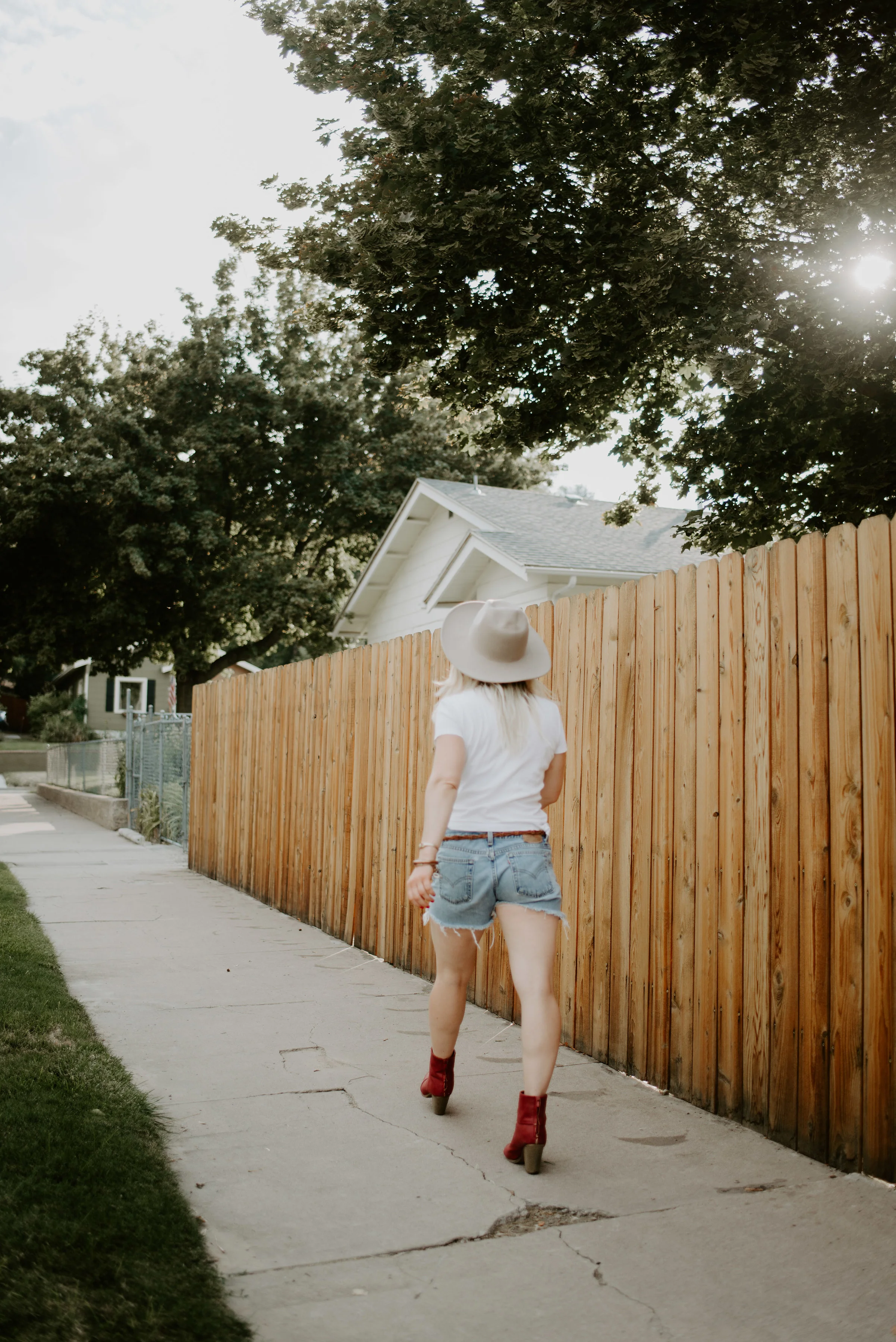 white tee image 6.jpg