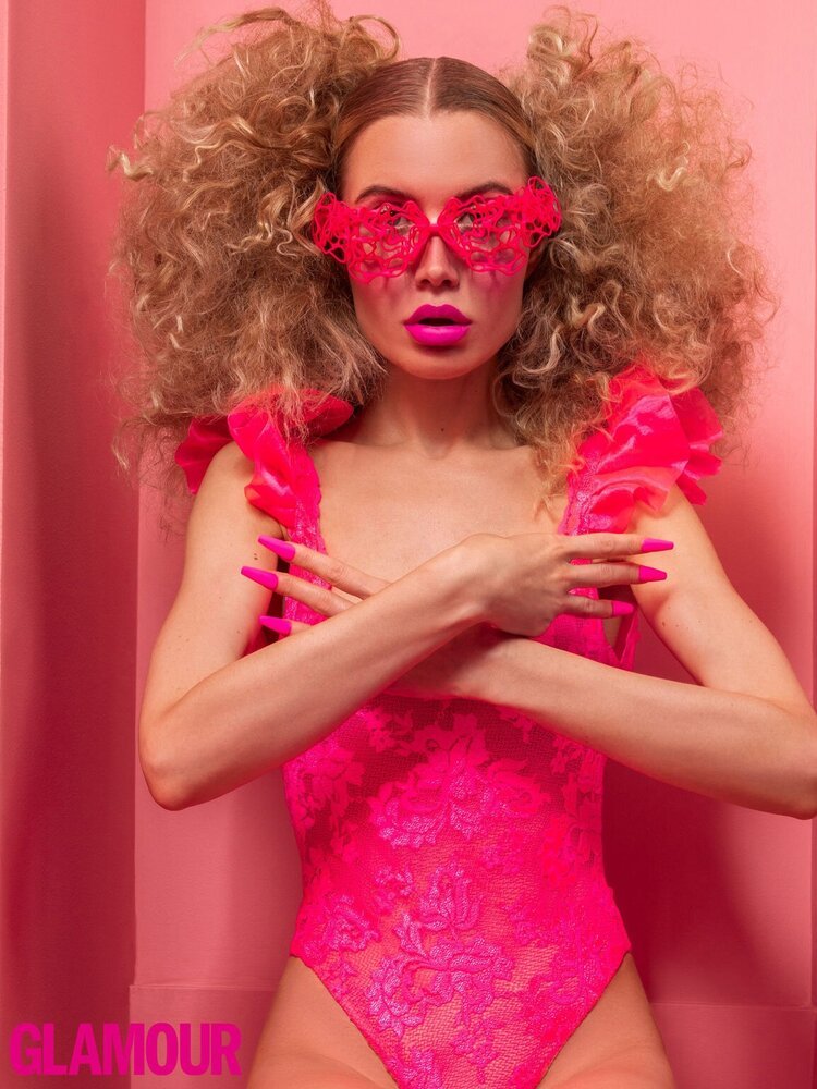 glamour-Bulgaria-lada-legina-3d-Printed-neon-pink-ultraglasses.jpg