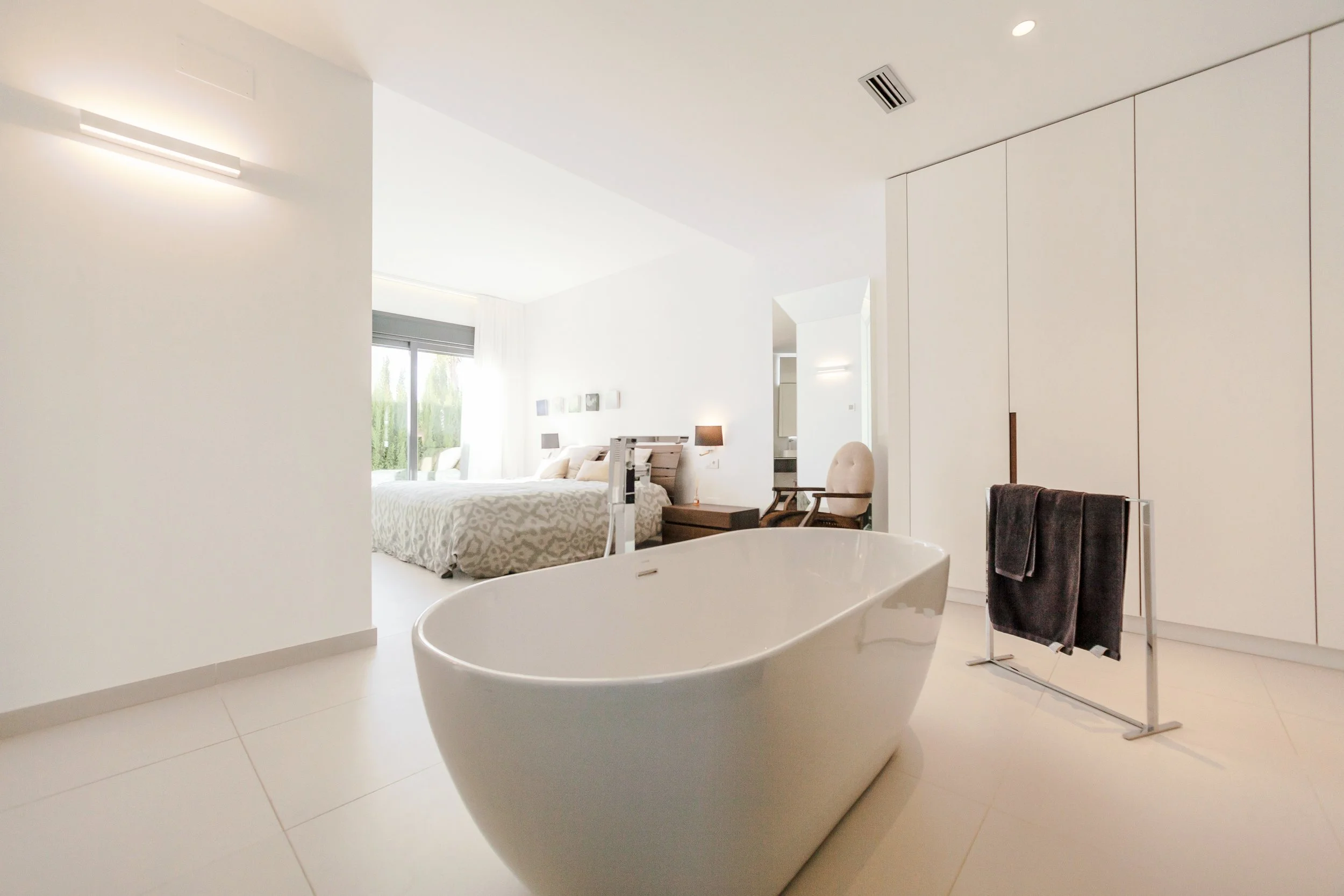 bathroom_8.jpg