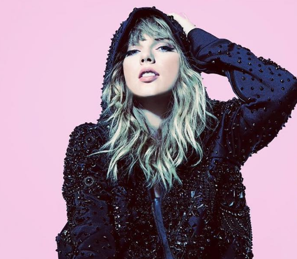 photo via @ taylorswift