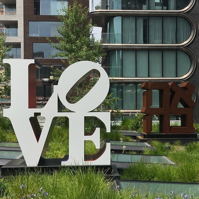 Monday morning stroll #loveislove @highlineartnyc