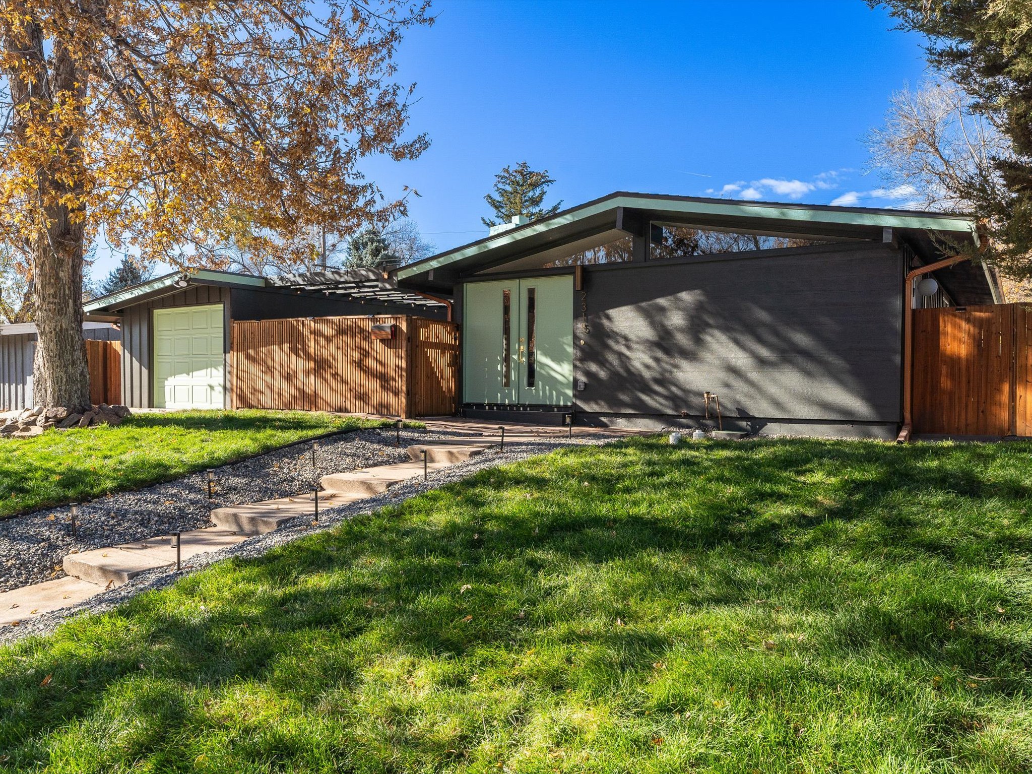 02-2315 S Newton St_67.jpg