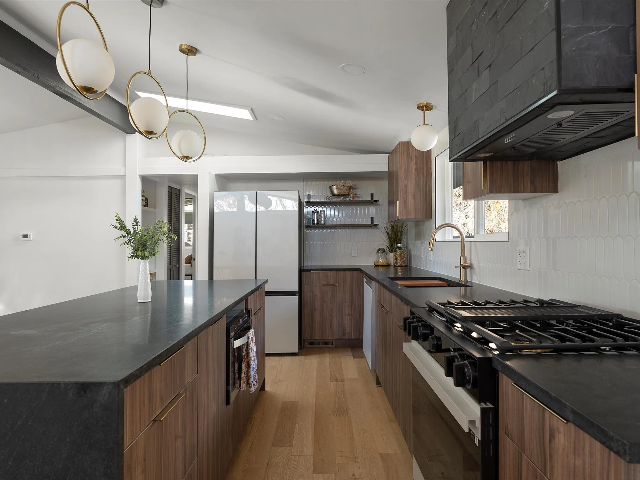 23-2315 S Newton St_22.jpg