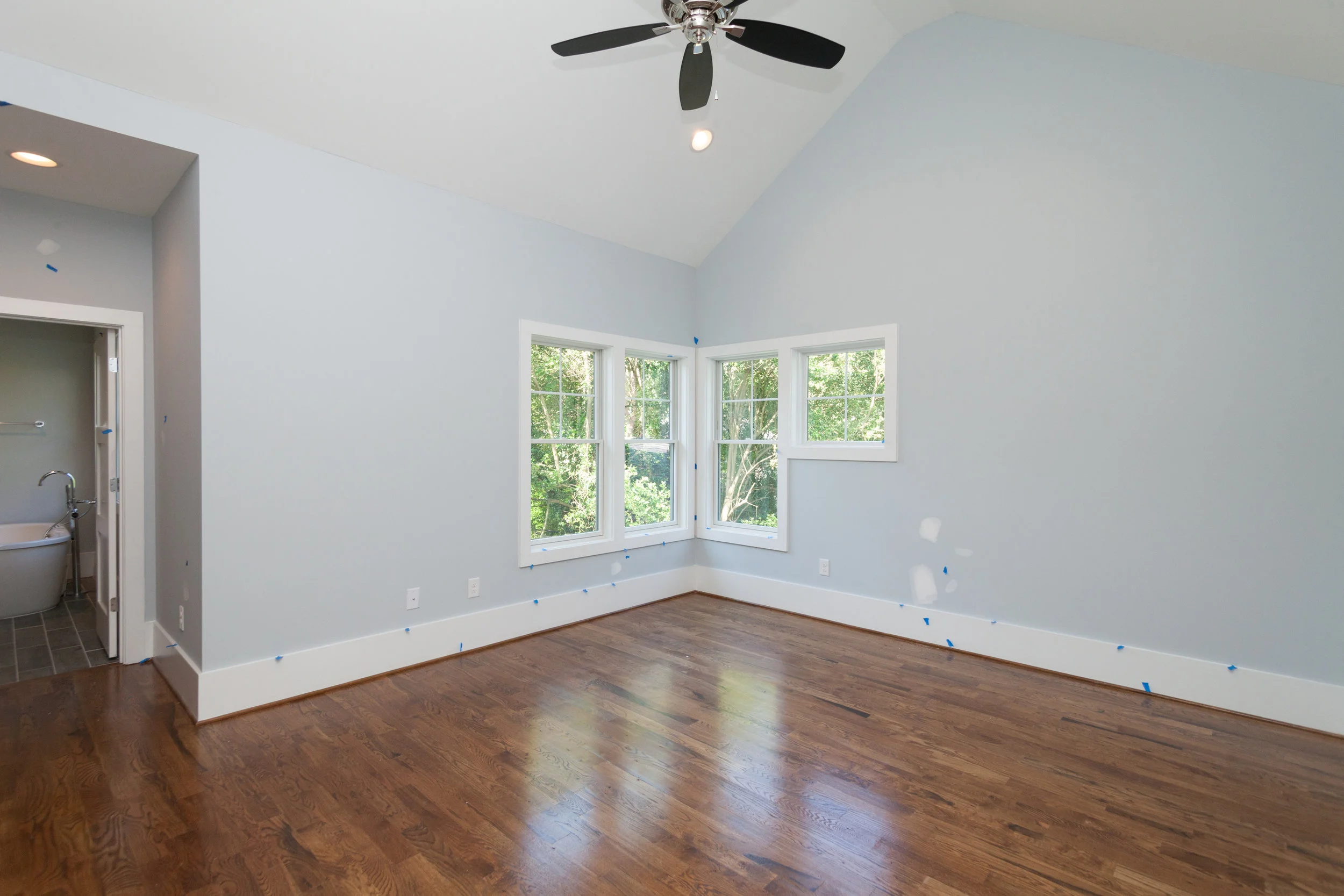 018_Master Bedroom.jpg