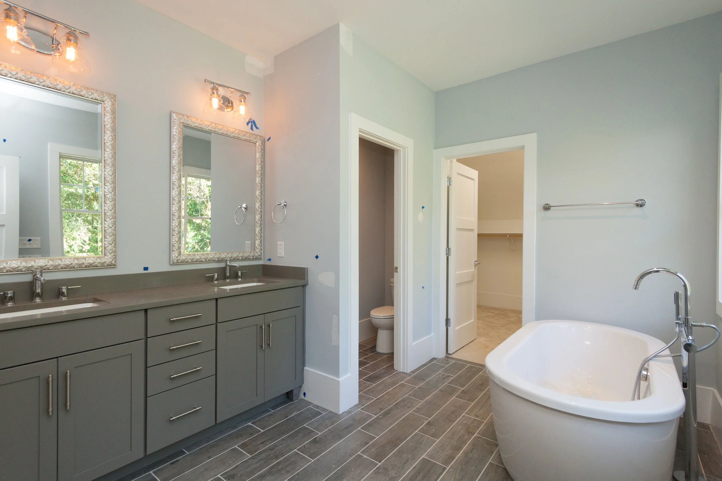 019_Master Bathroom.jpg