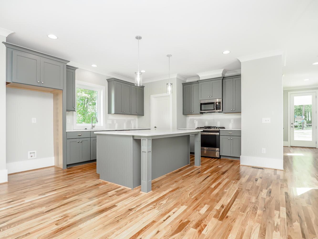 315 Grand Ave Raleigh NC 27606-large-008-040-12 Grand Ave8-1334x1000-72dpi.jpg