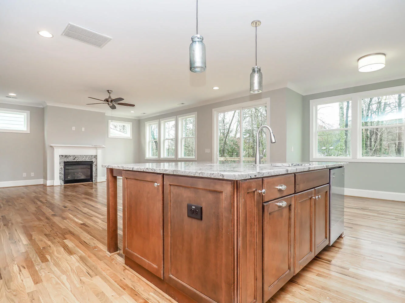 5025 Centerbud Place Raleigh-large-016-028-Centerbud Pl16-1334x1000-72dpi.jpg
