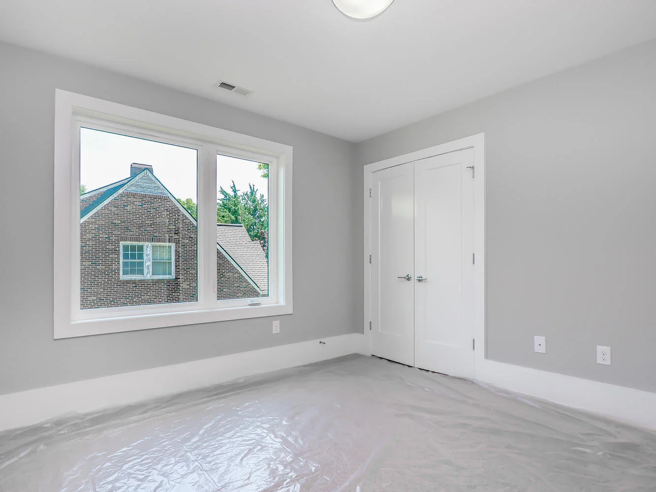 218 Grand Ave Raleigh NC 27606-large-016-017-Grand Ave16-1334x1000-72dpi.jpg