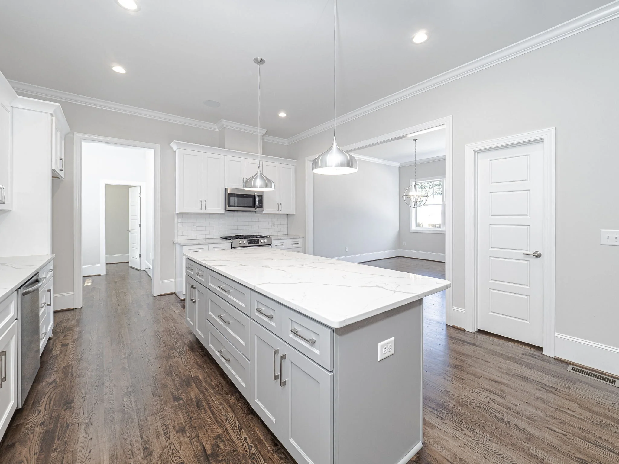 13-web-or-mls-4901 Trek Lane-6.jpg