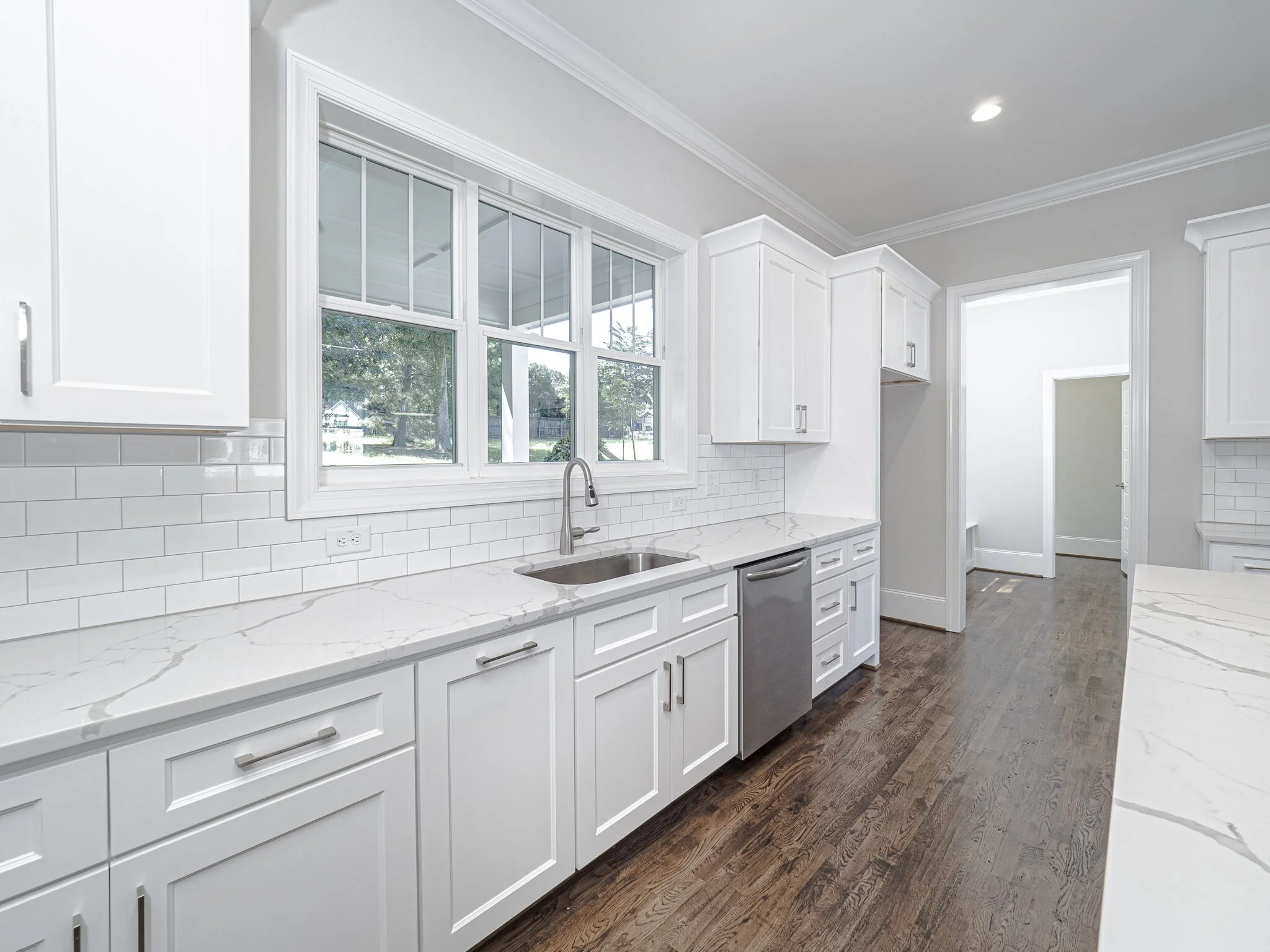 17-web-or-mls-4901 Trek Lane-10.jpg