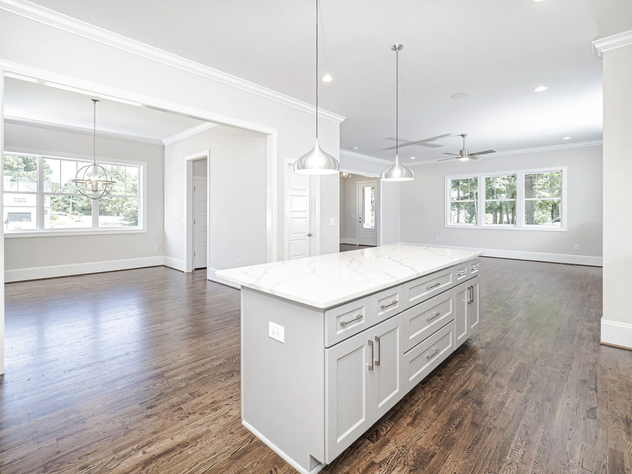 19-web-or-mls-4901 Trek Lane-12.jpg