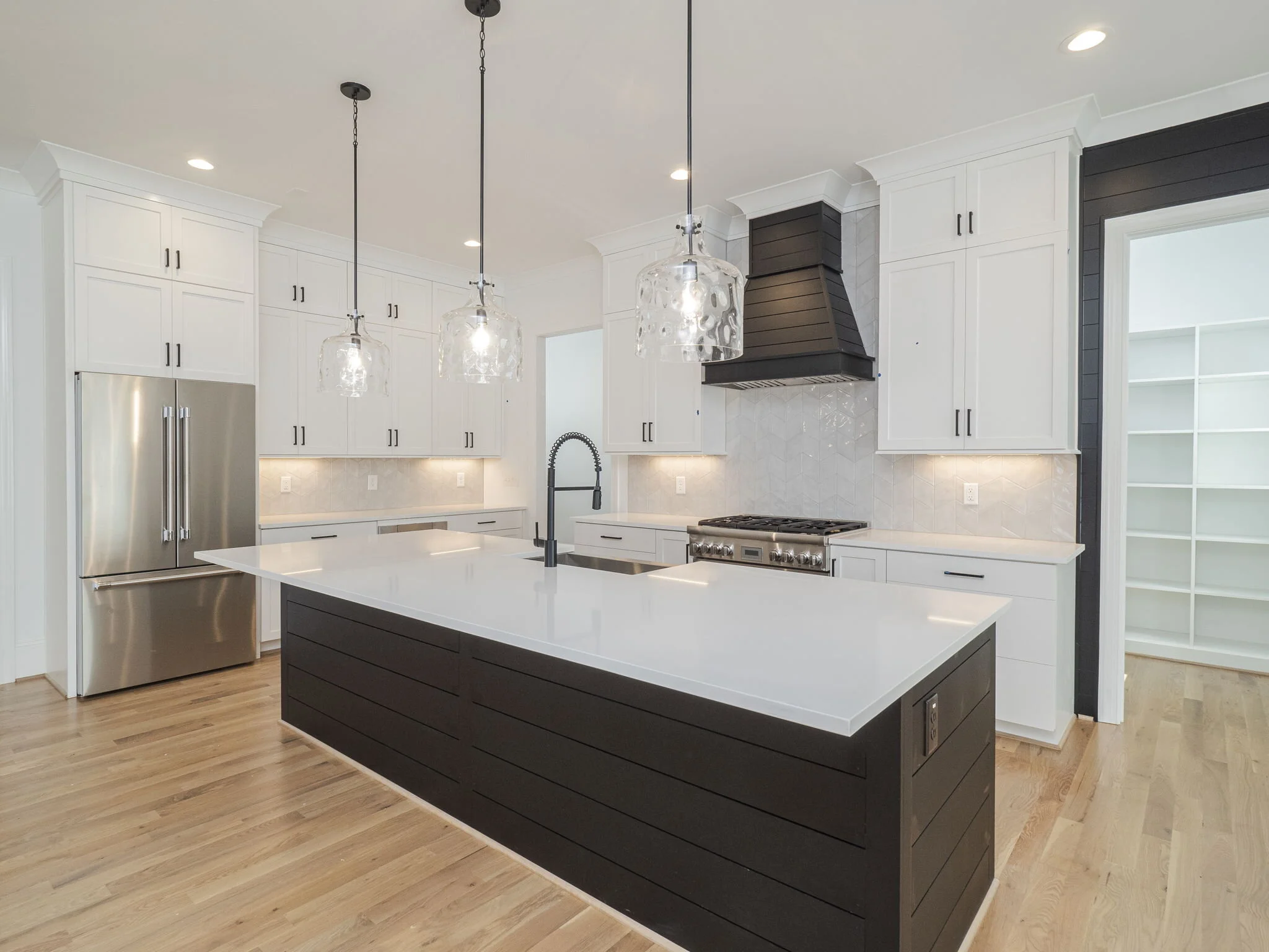 20-web-or-mls-5225 Alva-29.jpg