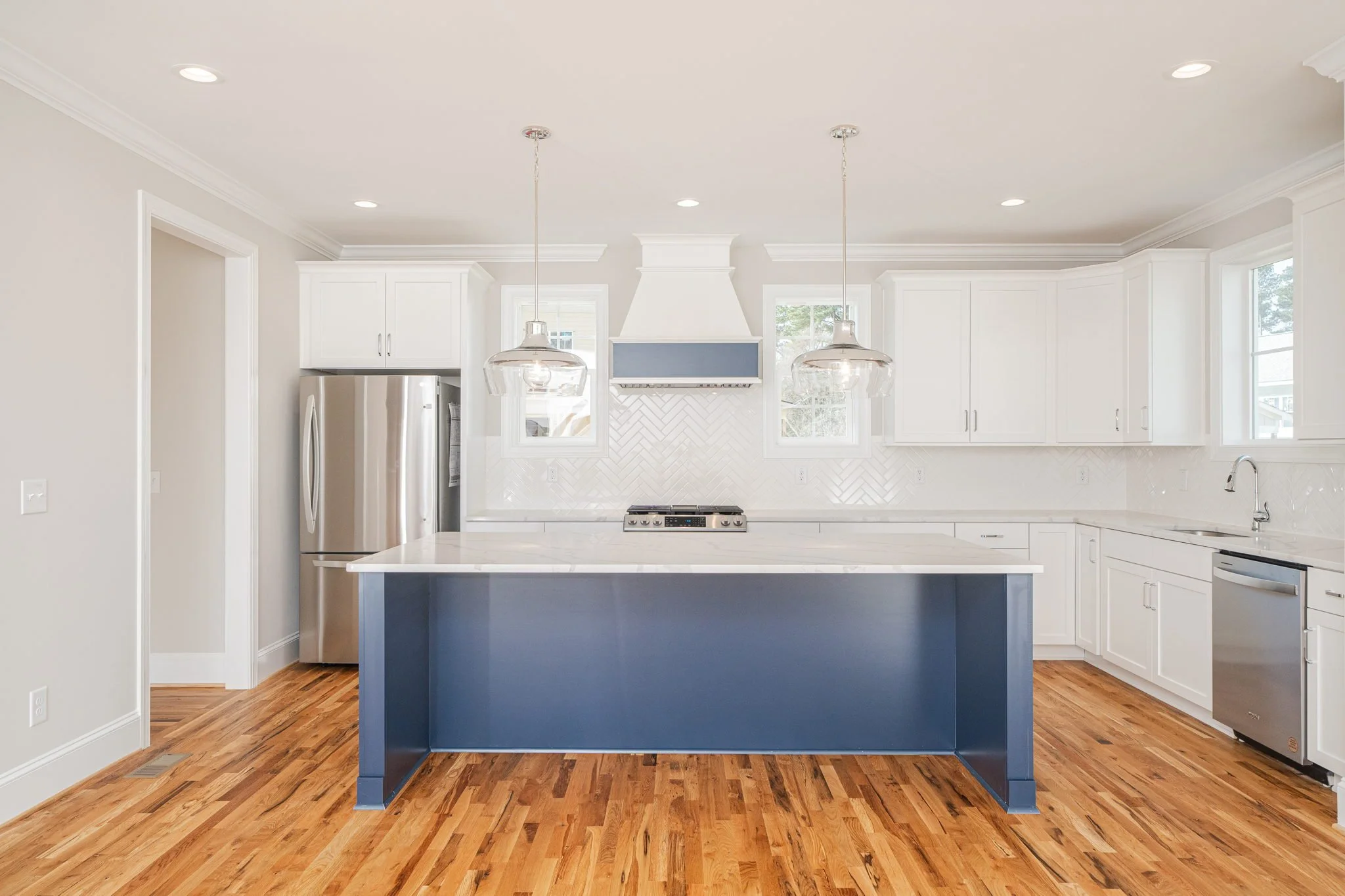 18-web-or-mls-740 Grove-10.jpg