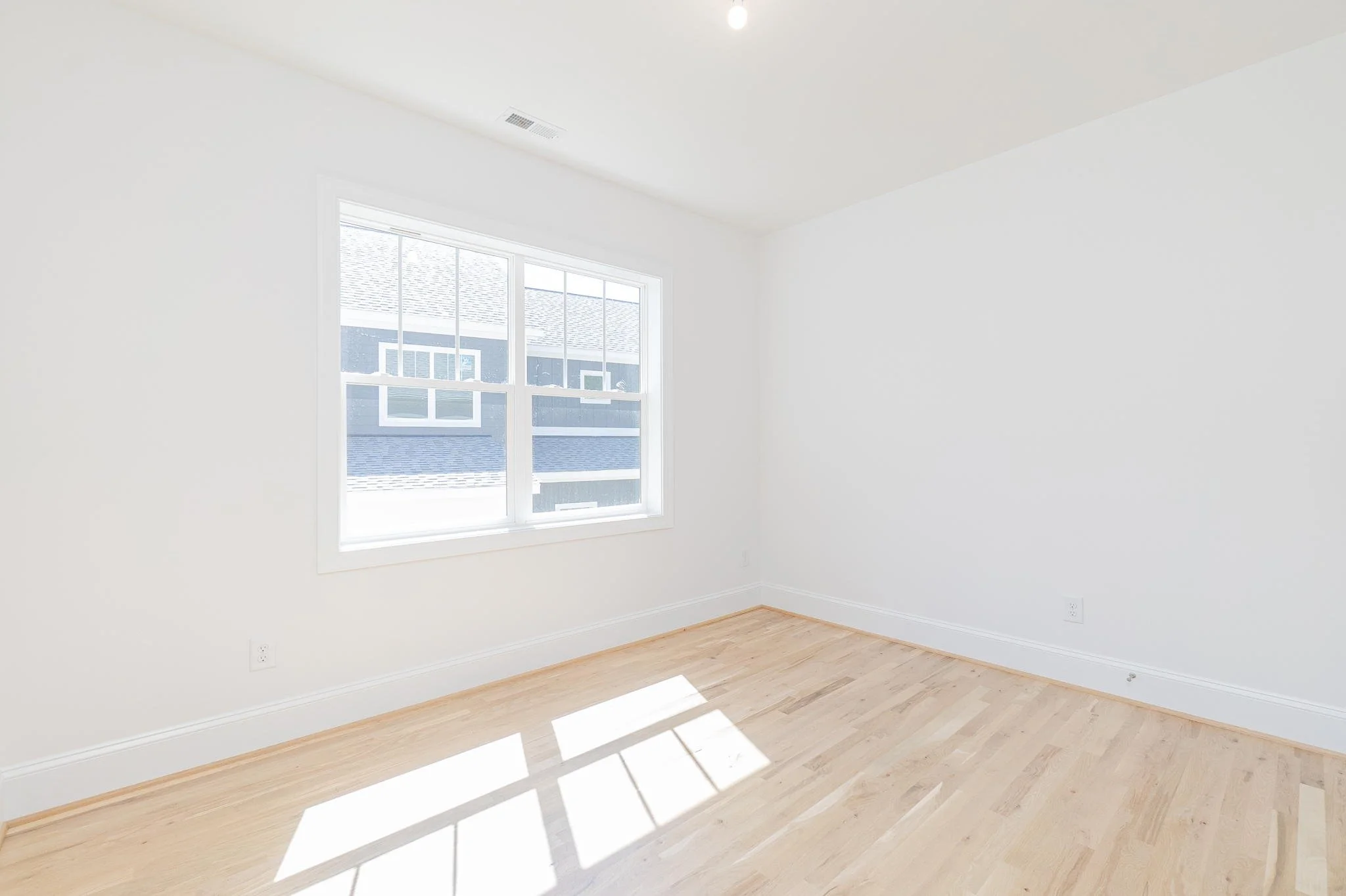 32-web-or-mls-812 Carolina Ave-42.jpg