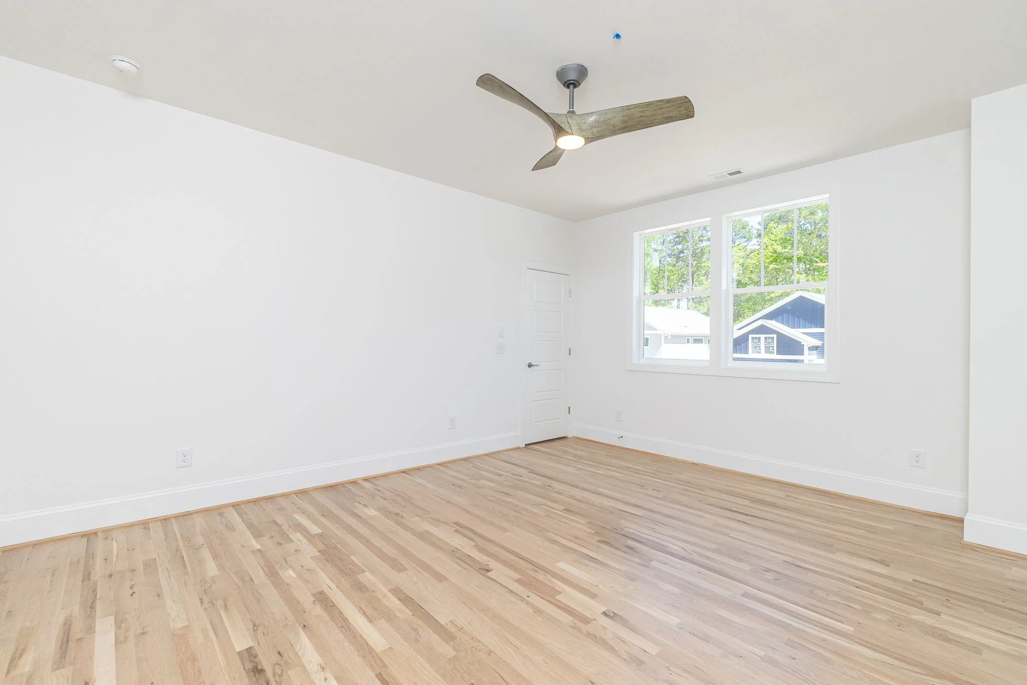 43-web-or-mls-812 Carolina Ave-53.jpg