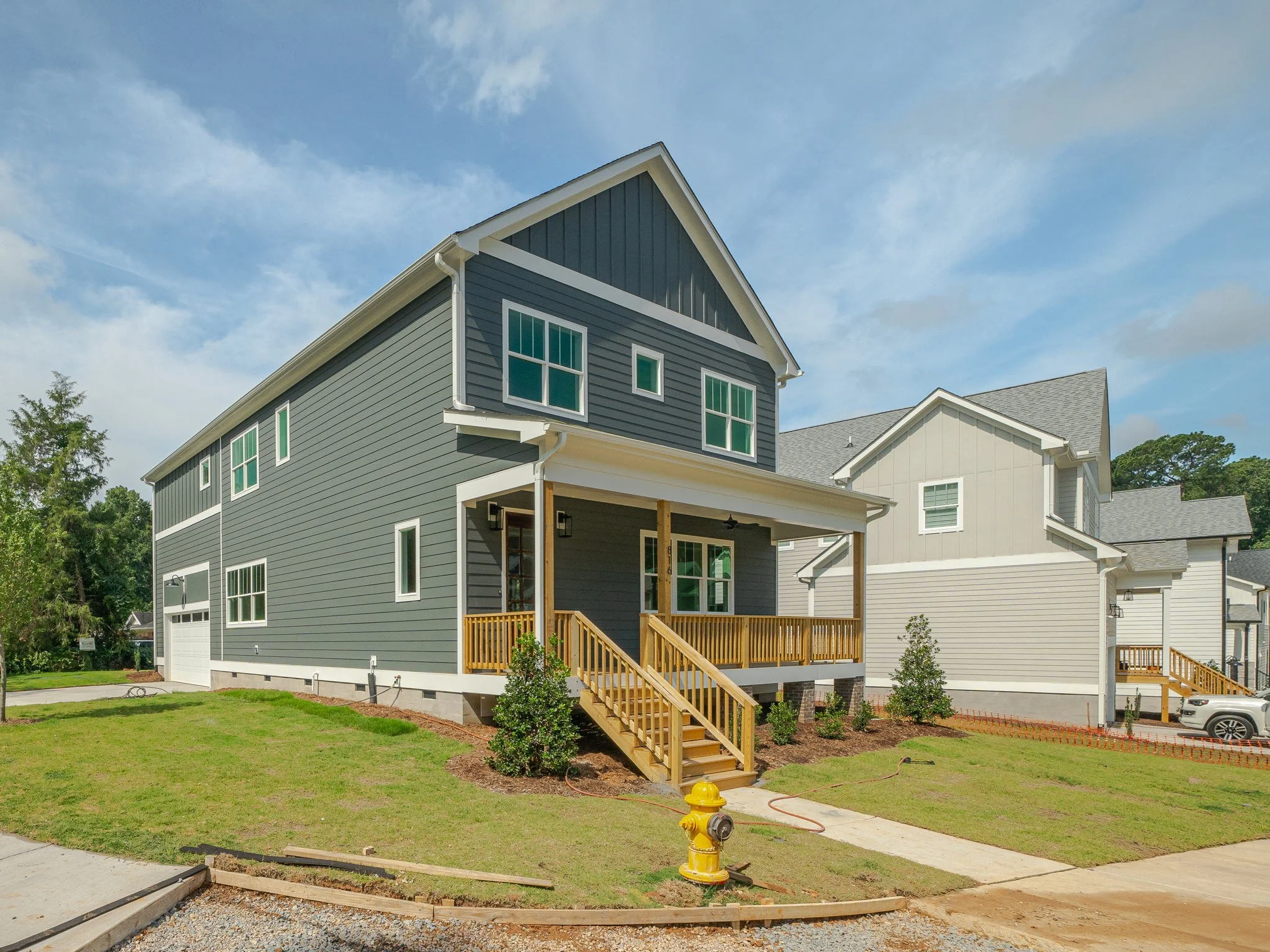 1-web-or-mls-816 Carolina-1.jpg