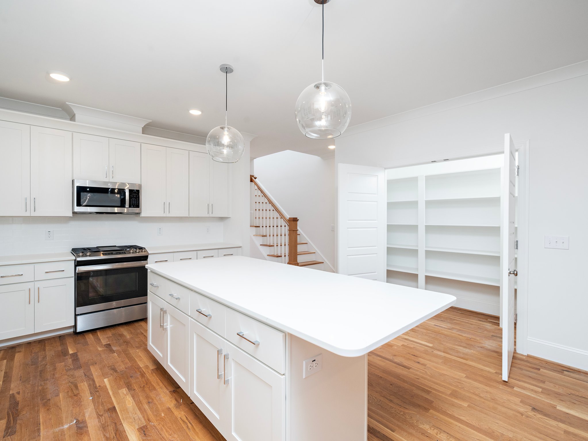 8-web-or-mls-1223 Chaney-13 copy.jpg