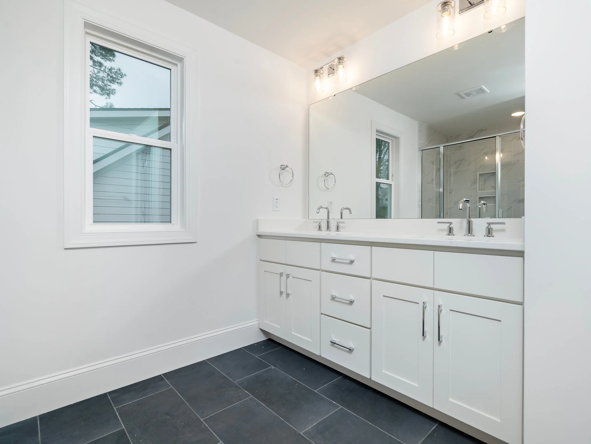 21-web-or-mls-1223 Chaney-26 copy.jpg