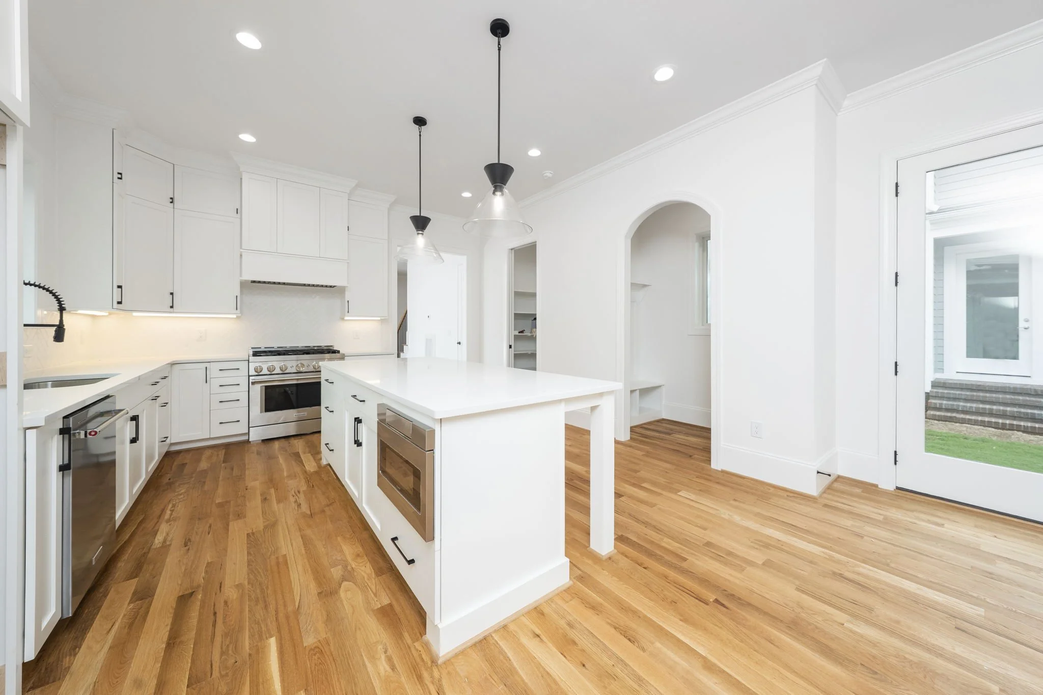 16-web-or-mls-1330 Duplin Rd-18.jpg
