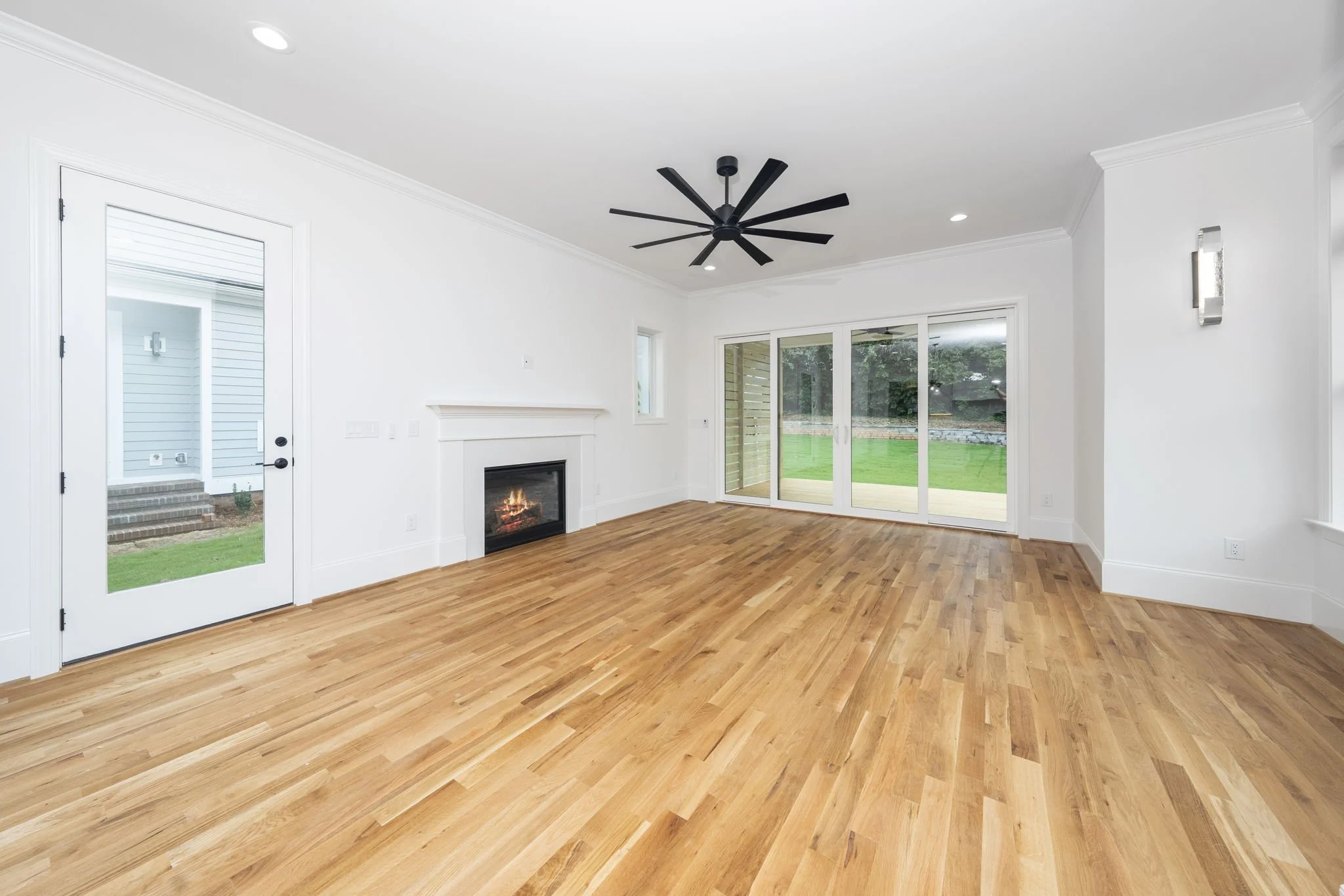 21-web-or-mls-1330 Duplin Rd-23.jpg