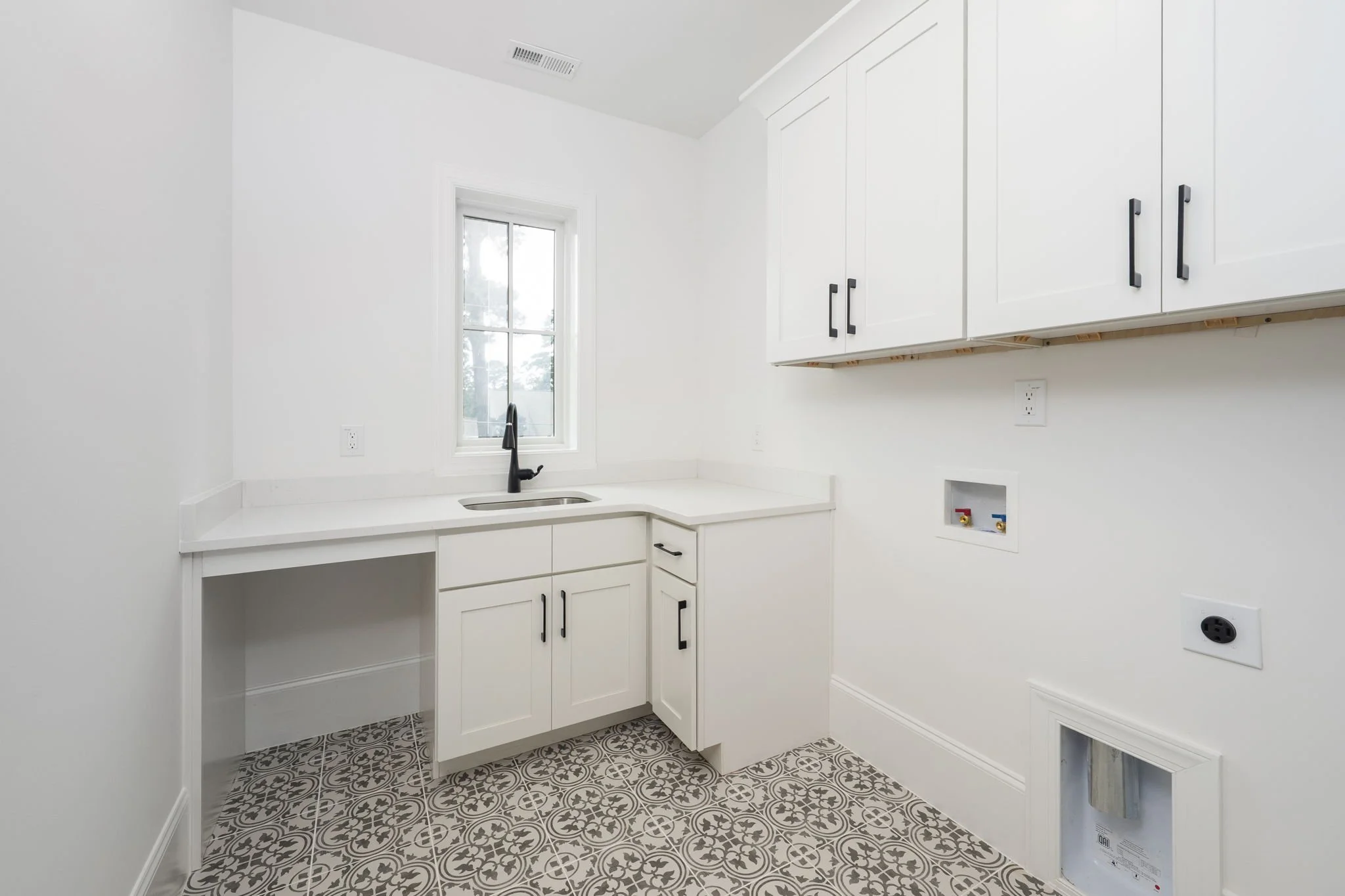 28-web-or-mls-1330 Duplin Rd-30.jpg
