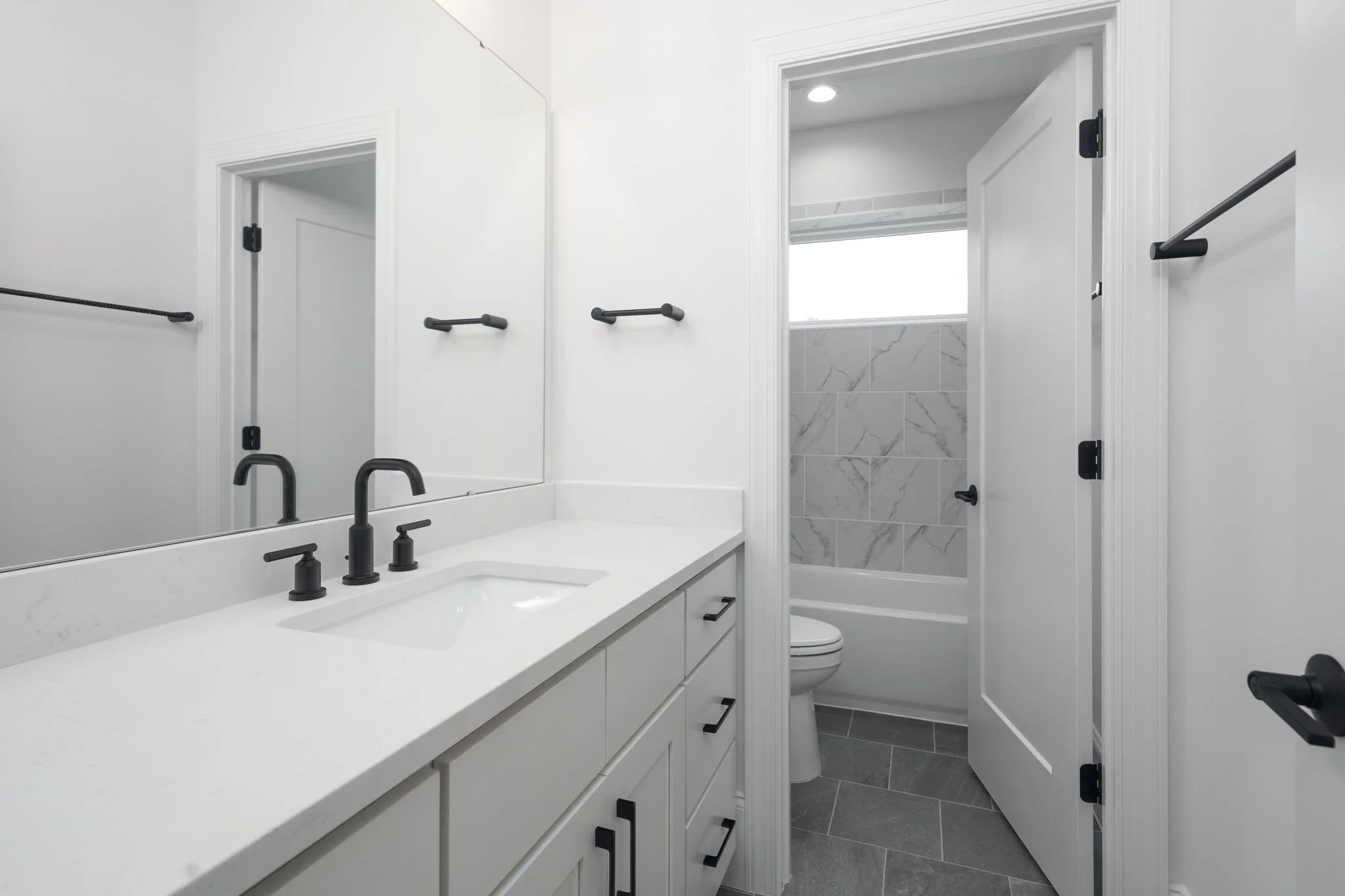 30-web-or-mls-1330 Duplin Rd-32.jpg
