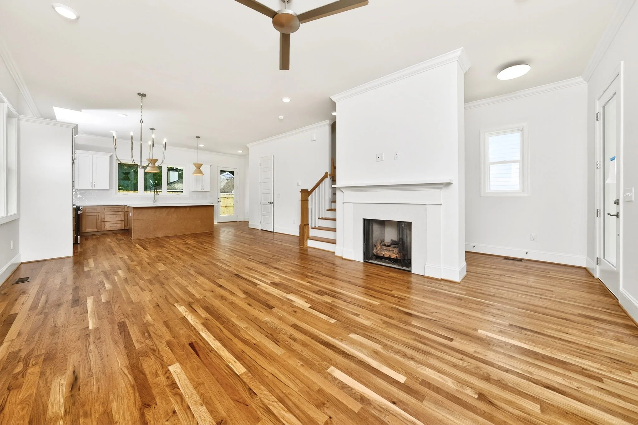 13-web-or-mls-011_901 Deboy st-7.jpg