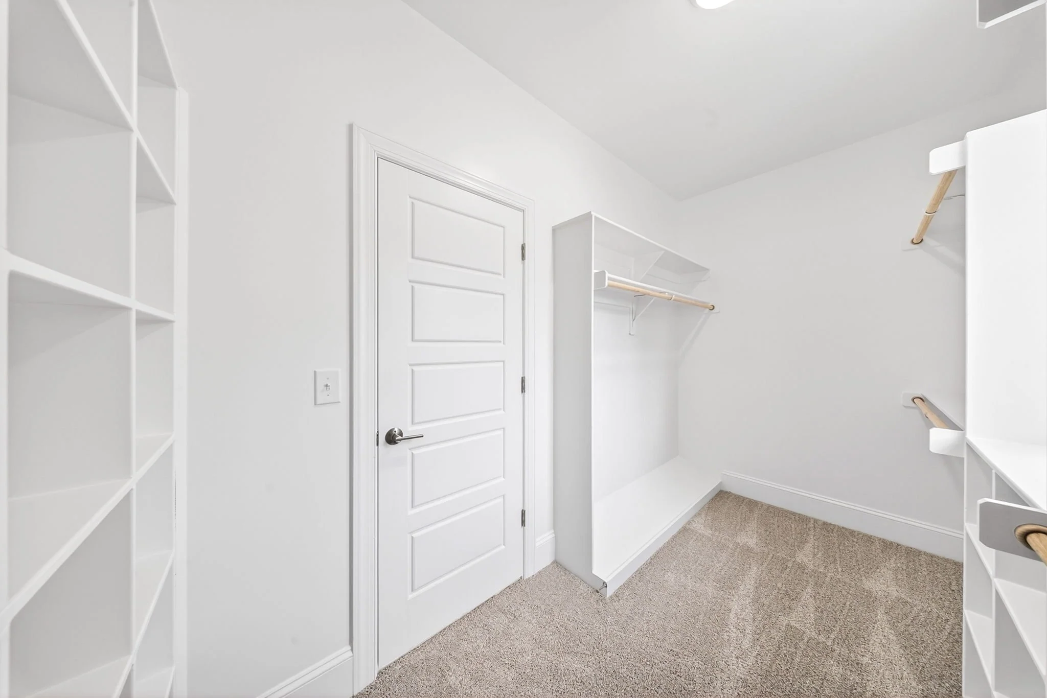 32-web-or-mls- 2526 Prince Drive (20 of 53).jpg