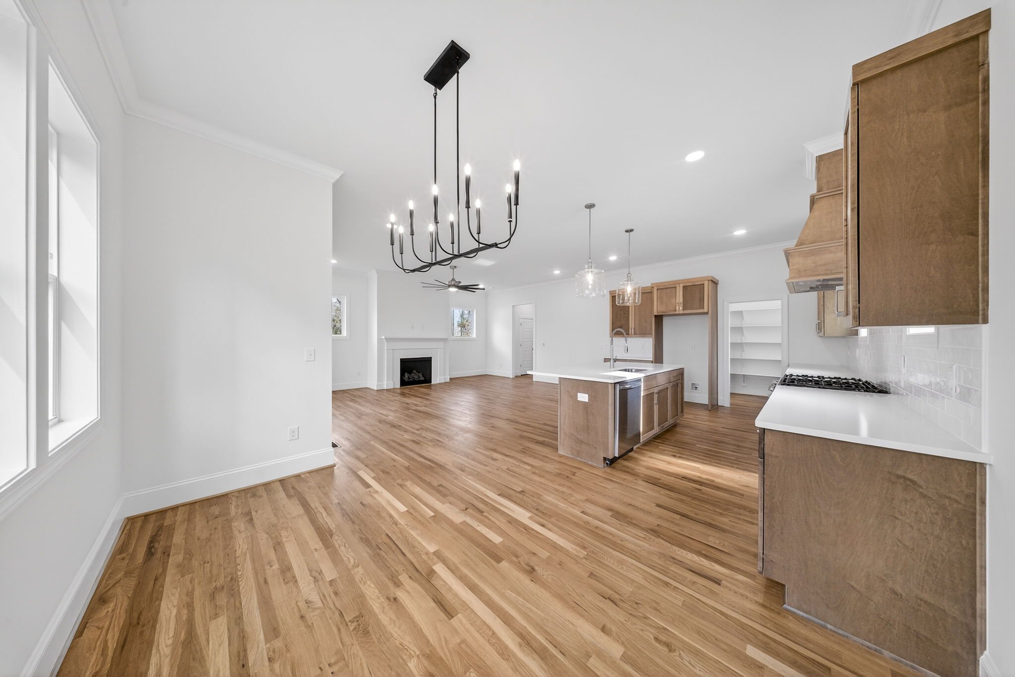 14-web-or-mls-2520 Prince Dr (25 of 59).jpg