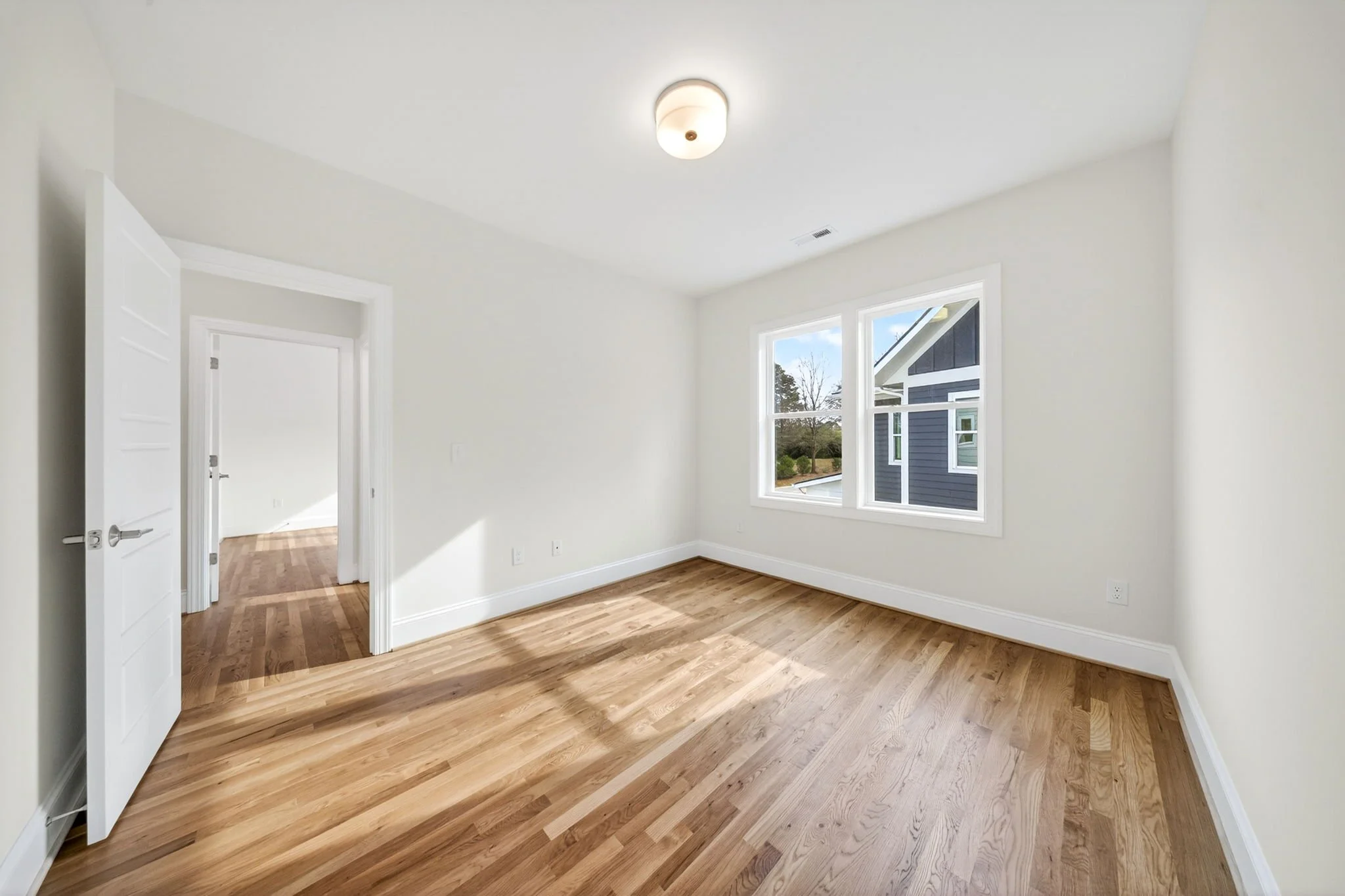 32-web-or-mls-2520 Prince Dr (6 of 59).jpg