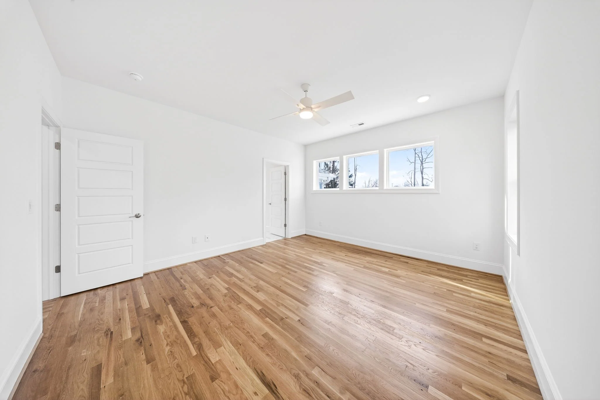 37-web-or-mls-2520 Prince Dr (38 of 59).jpg