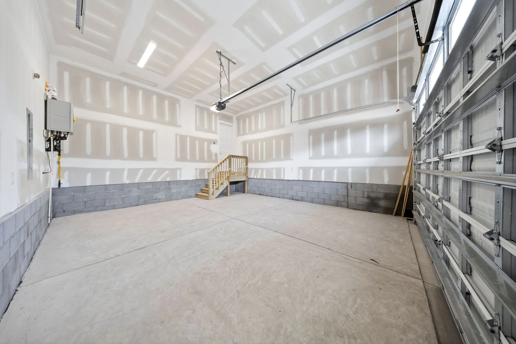 55-web-or-mls-2520 Prince Dr (19 of 59).jpg