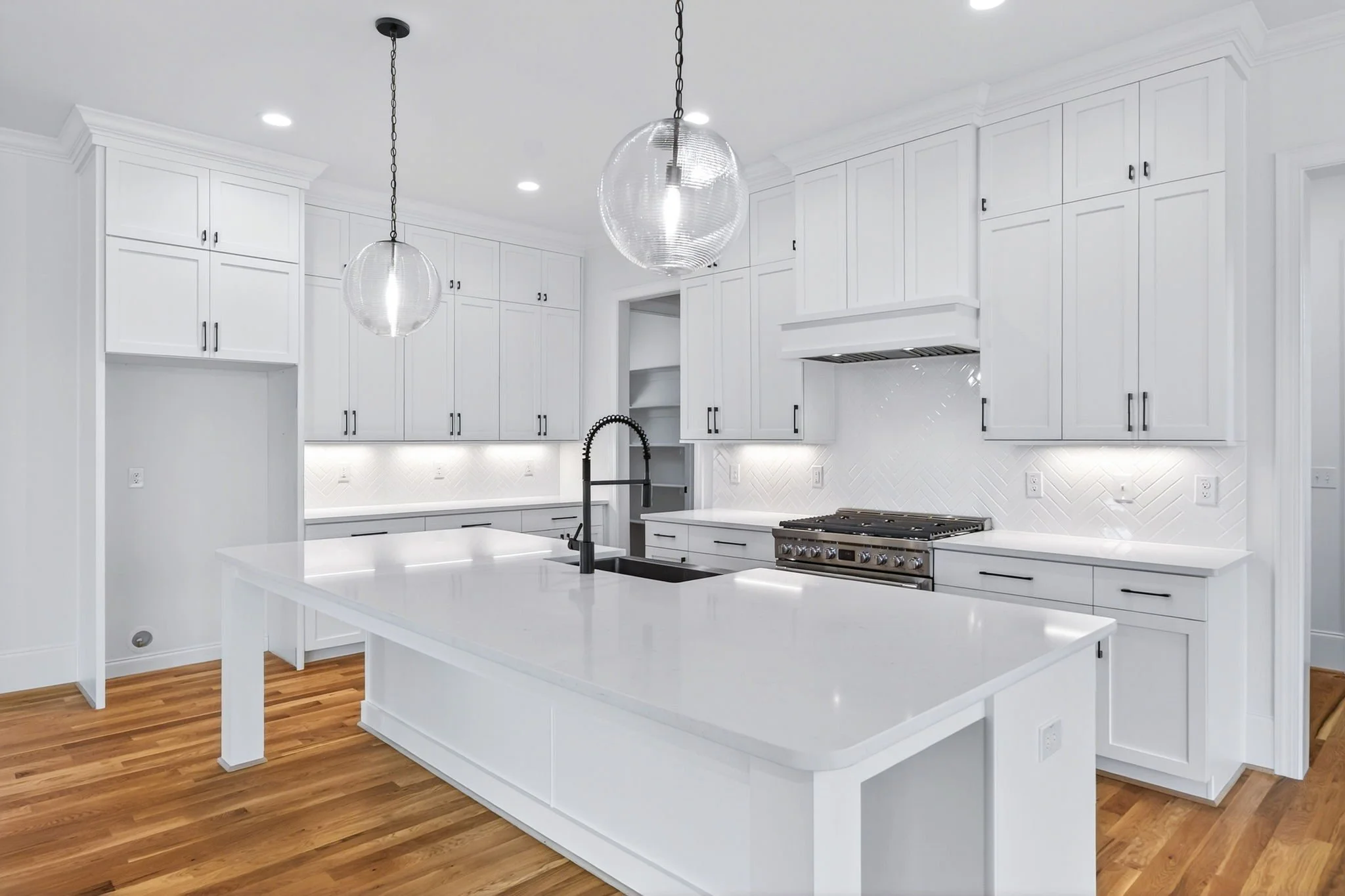 27-web-or-mls-7825 Penny Rd (19 of 70).jpg