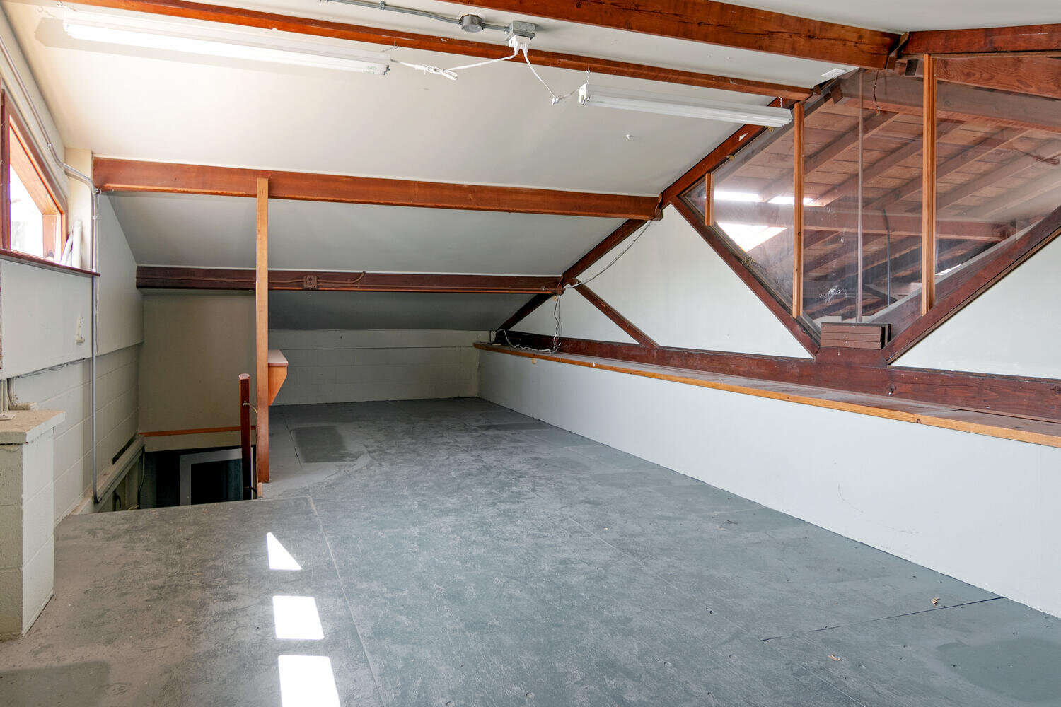 826 E Cota St-018-014-Loft-MLS_Size.jpg