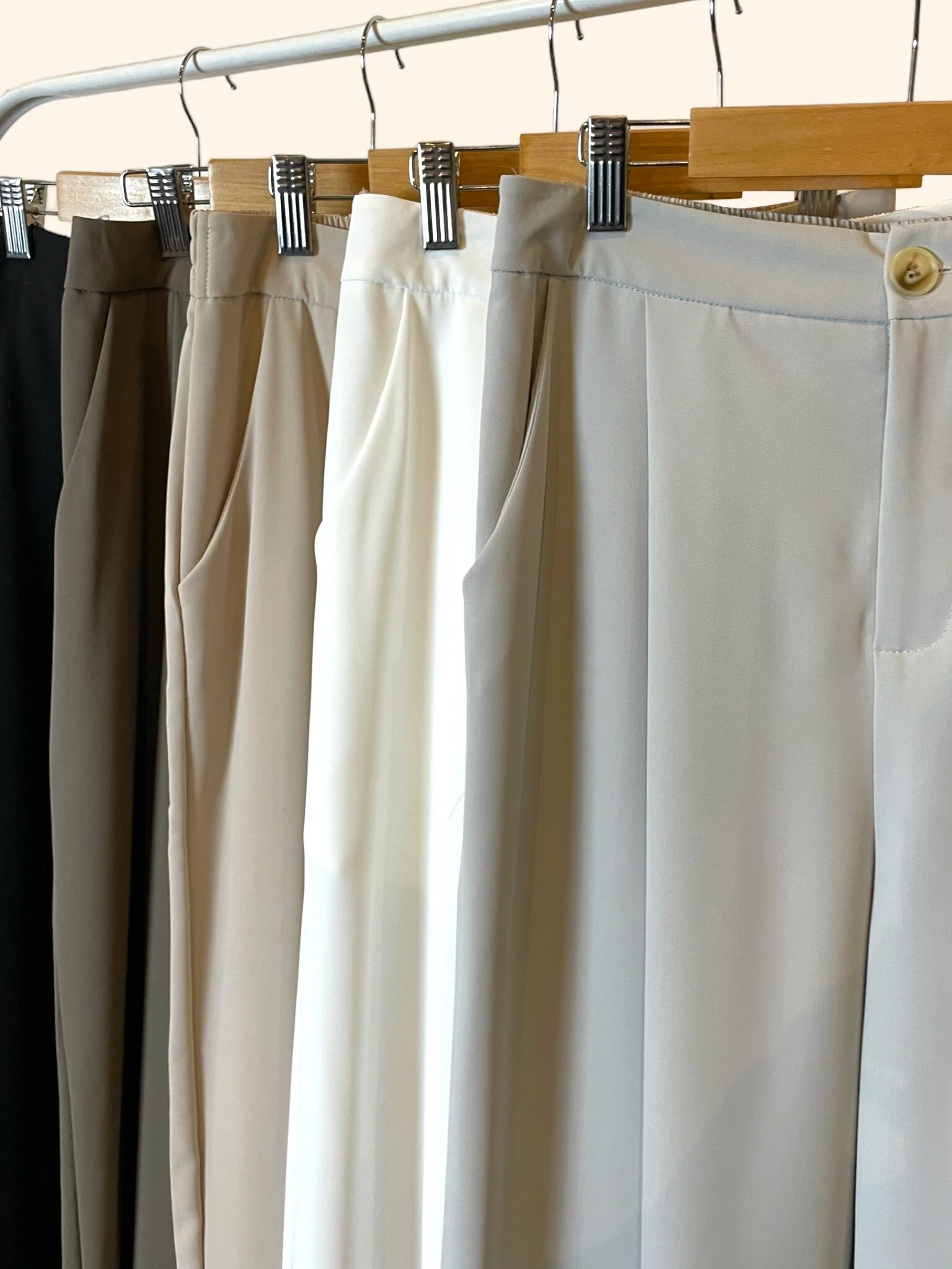 704DA1B6-9B1D-4CA5-A6C2-7A43DAAA7F53