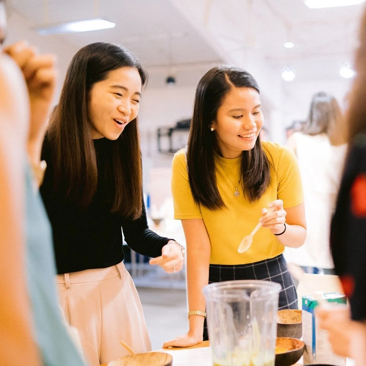 Nourish & Learn : Smoothie Bowl and Mason Jar Salad Workshop