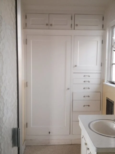 upstairs bath.jpg