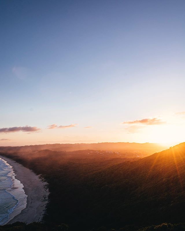 🌅 Vit D enhances sugar metabolism. Towards the end of winter our vitamin D levels drop this is because the most effective way to increase Vitamin D is through sun exposure. Vitamin D among many other things has recently been shown to improve sugar m