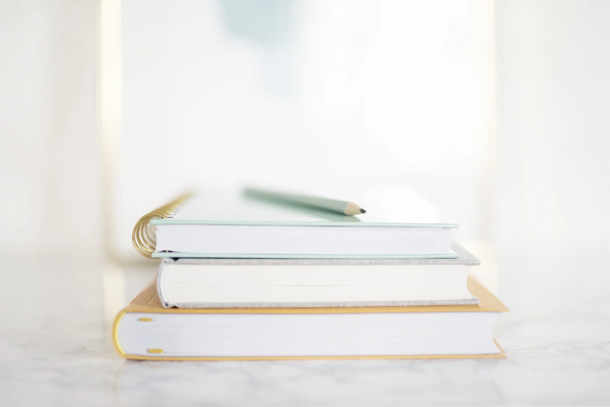 Snart klart! Jag tittar över texterna för att eliminera slarvfel och annat du kan vara utan, sedan levereras texterna till dig. I din hand kommer du att ha du säljande copywriting som låter som du – och du kommer dessutom ha fått med dig de nödvändiga grunderna för att skriva bättre copy på egen hand framöver.