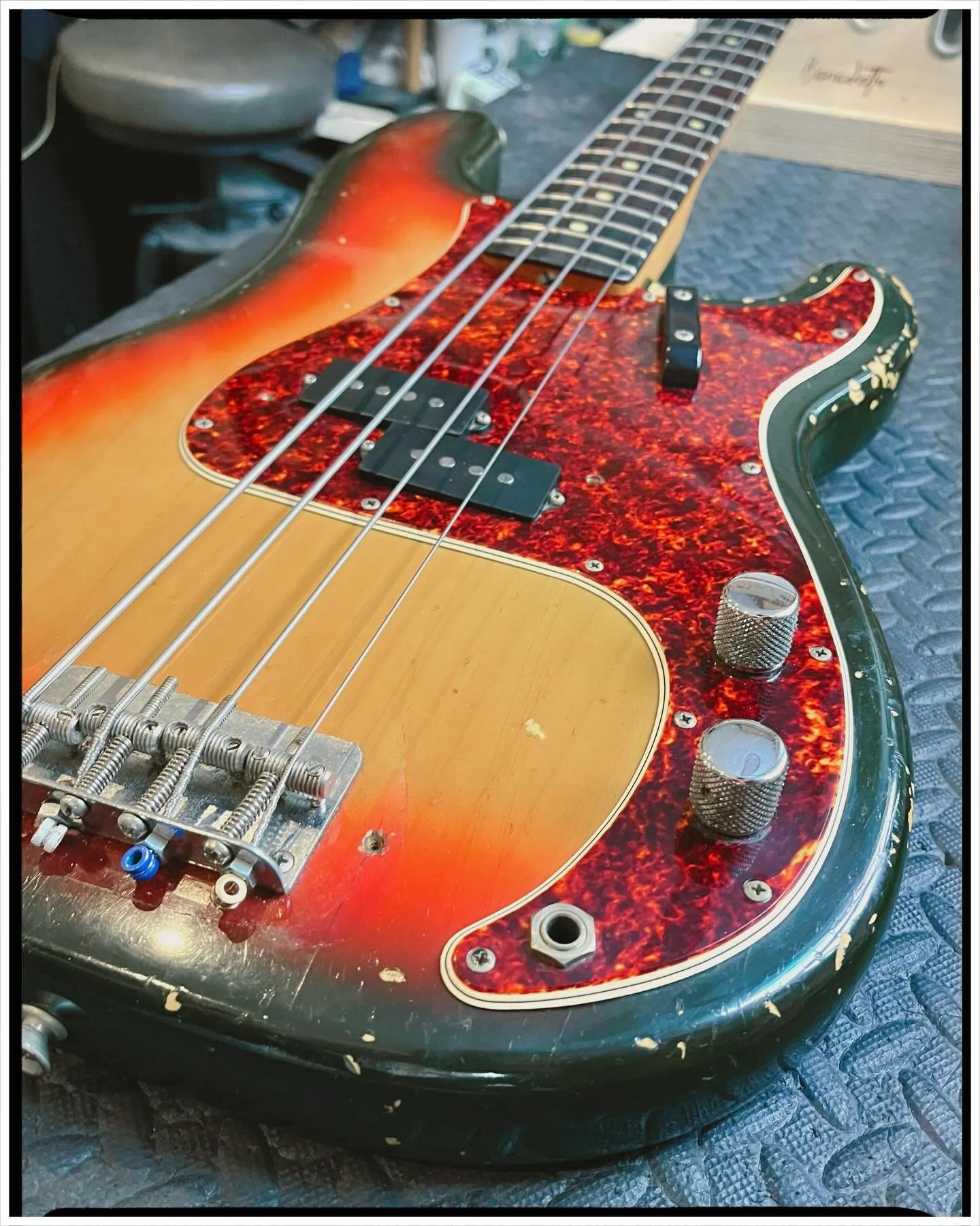 Hasn&rsquo;t been enough bass love on here recently, so to rectify that, here&rsquo;s a 1968 Fender Precision Bass that spent the better part of the last four decades up in a loft. I mean, look how much red is still on it! 

As a testament to these m