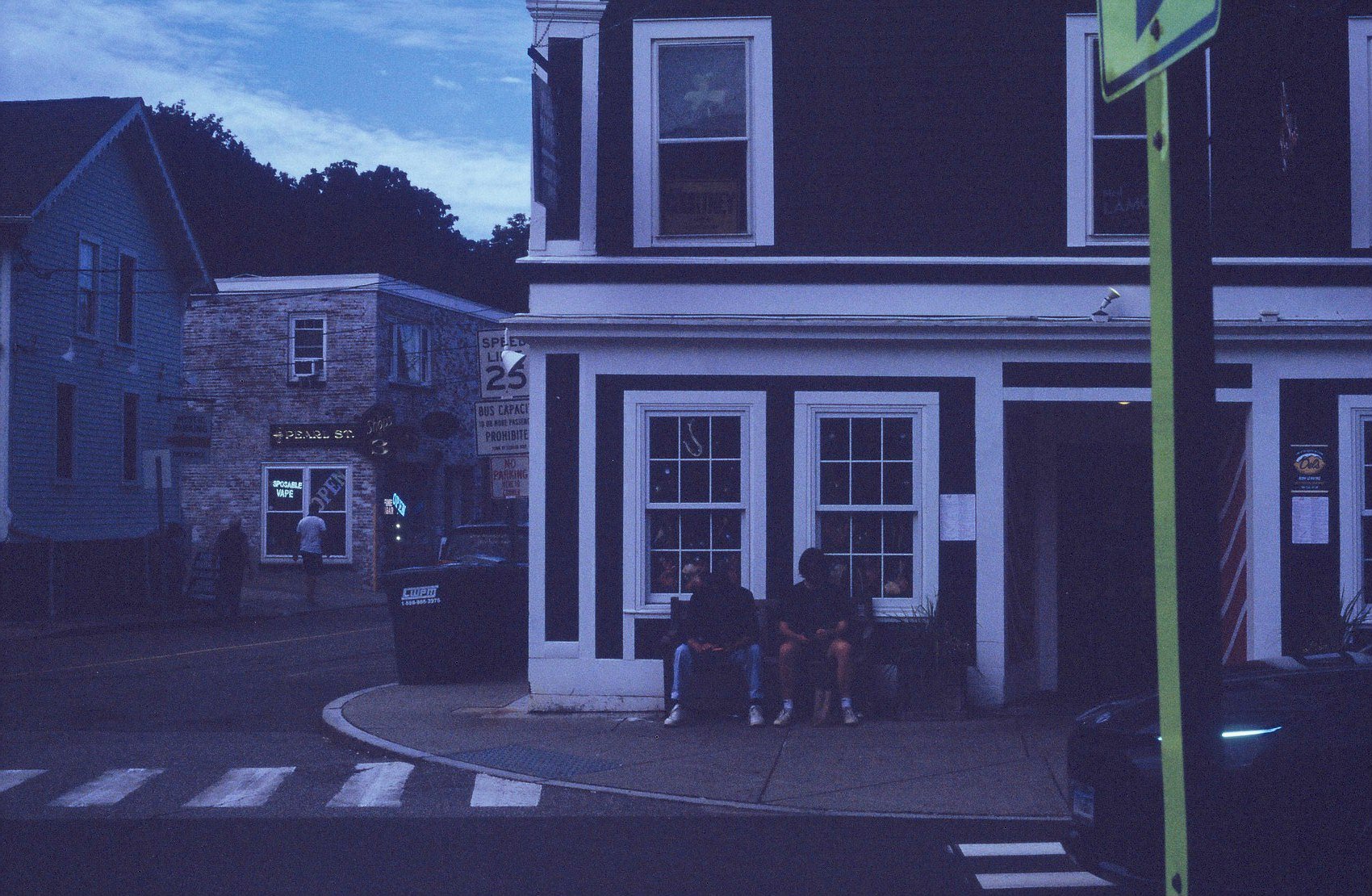 000022.jpg