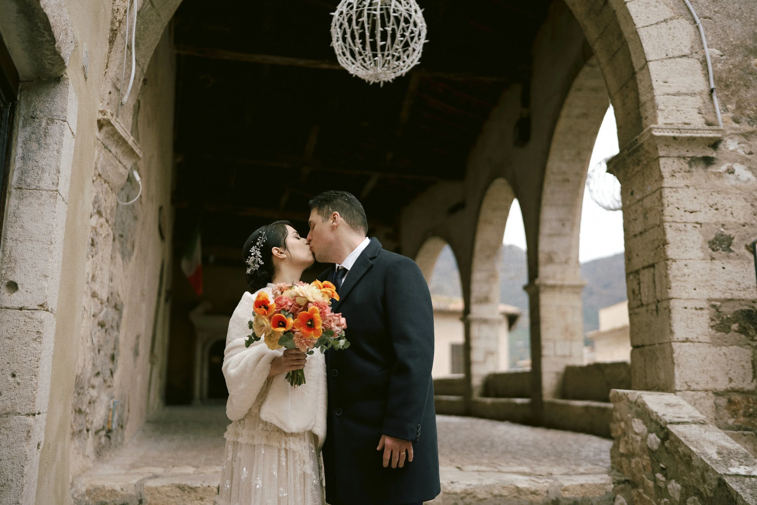 V e L Just Married 10.jpg