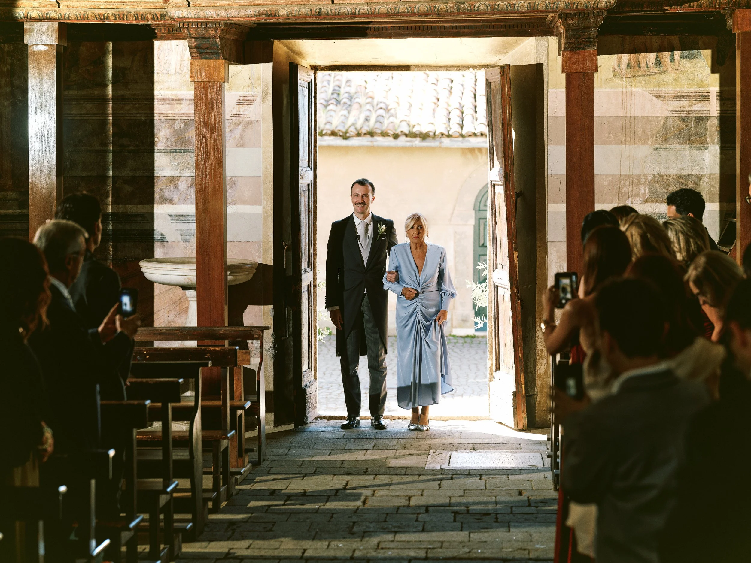 Vicky e Fra chiesa ii 2.jpg