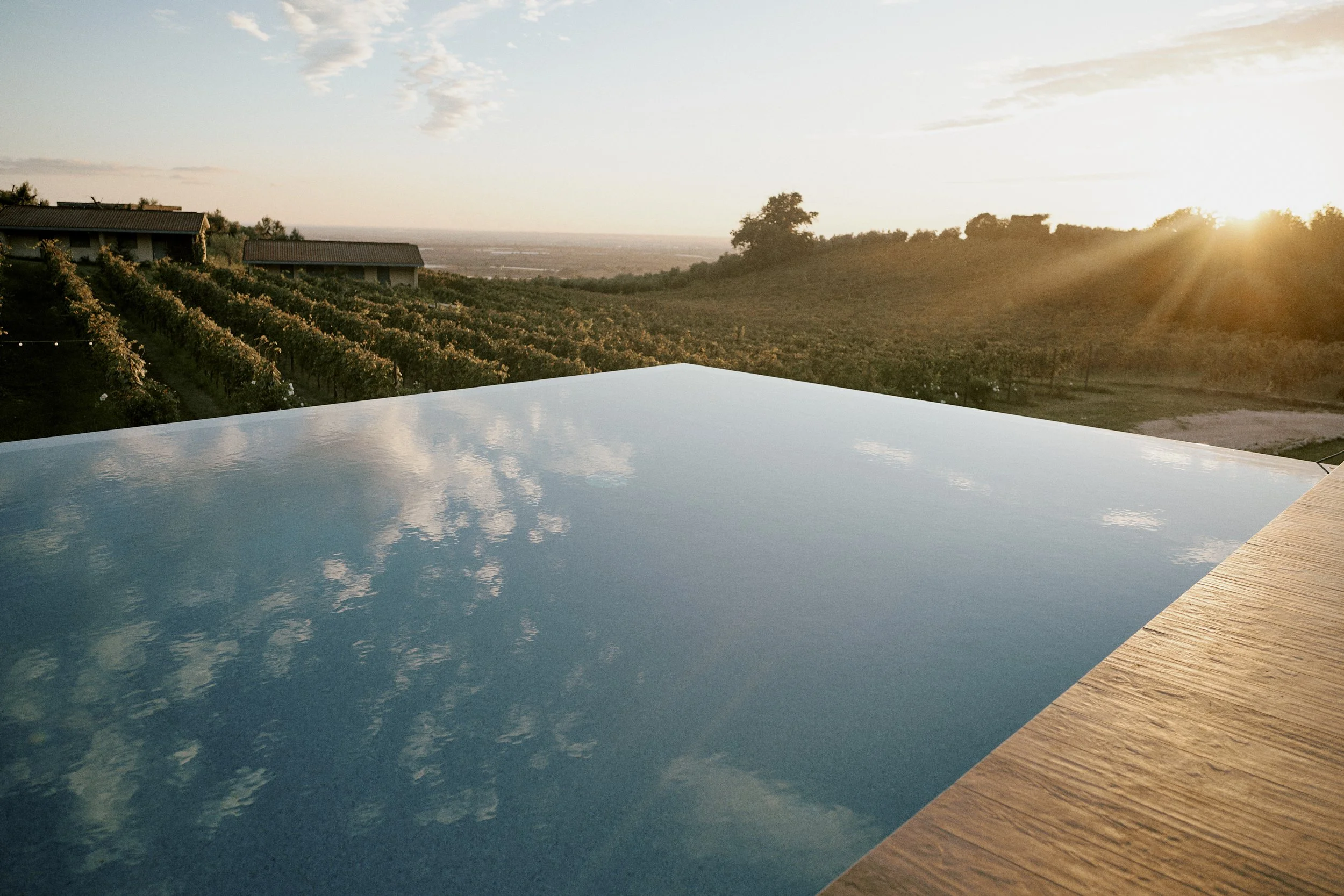 Vicky e Fra chiesa ii 92.jpg