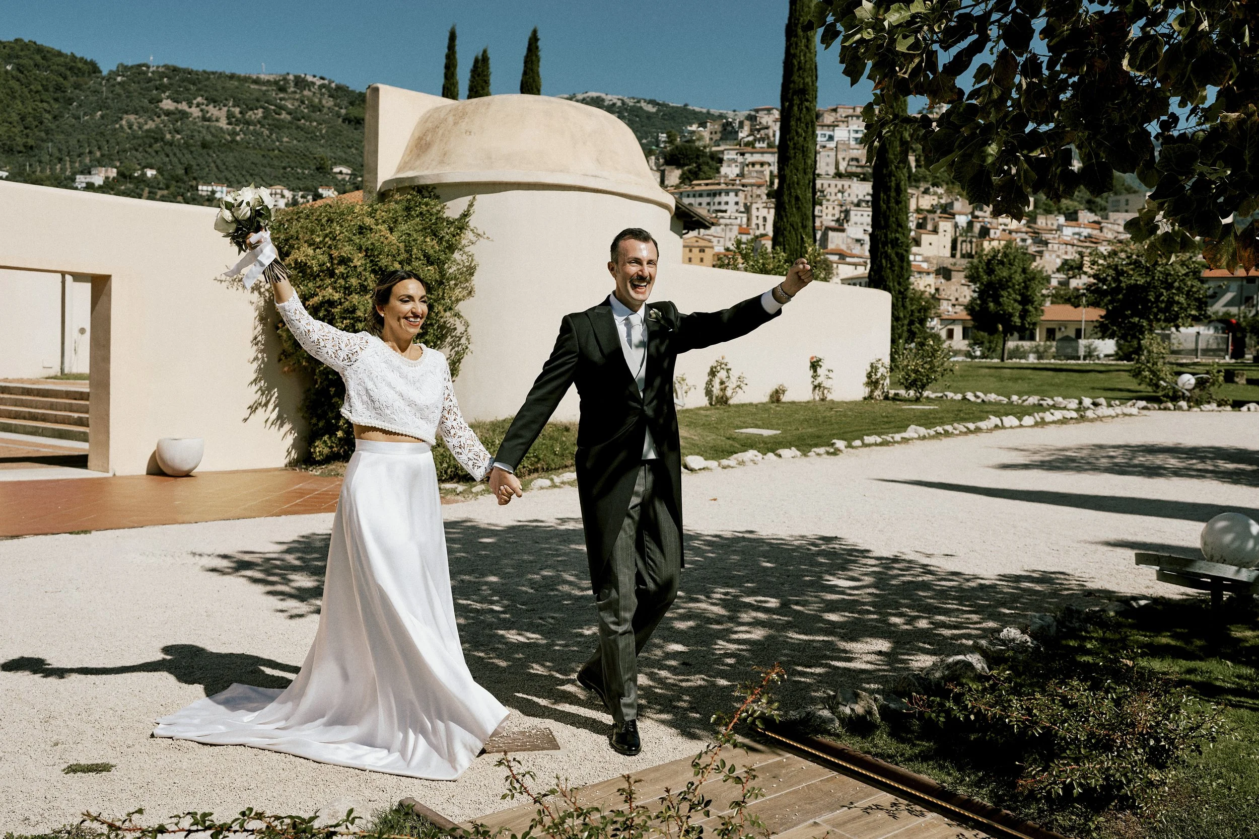 Vicky e Fra chiesa ii 143.jpg