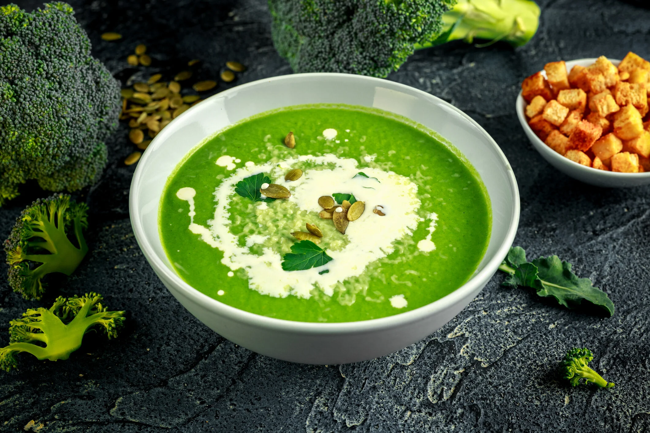 GREEN CURRY BROCCOLI AND CASHEW CREAM SOUP