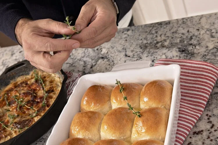 Rolls+with+Thyme+-+2019.jpg