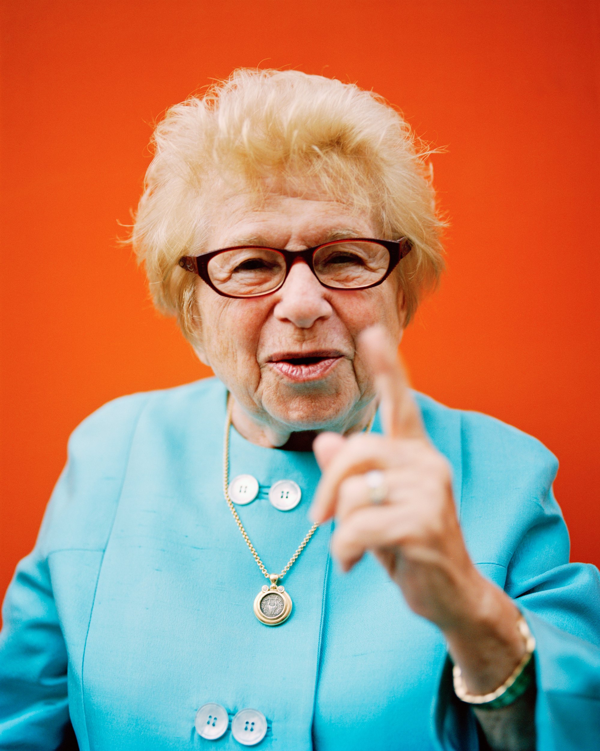 DR. RUTH//SONNTAGS ZEITUNG