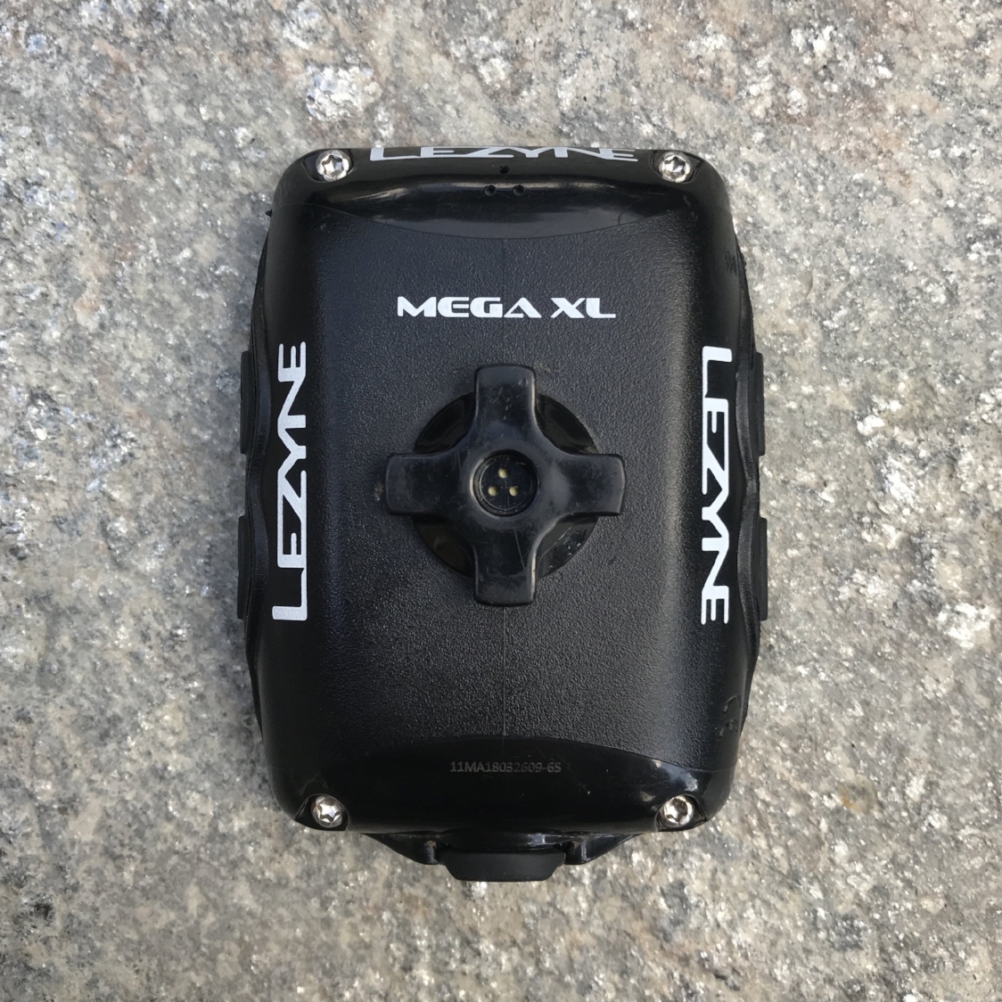  Lezyne Mega XL GPS back 